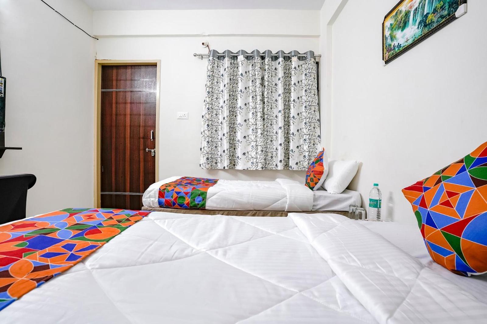 Hotel Comfort Caves Nashik Exterior foto